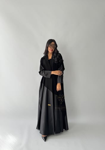 عباية سوداء بياقة رسمية كلوش 6168