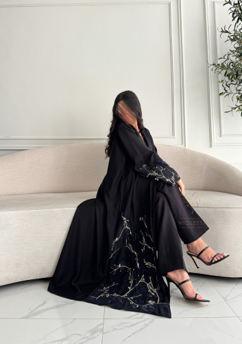عباية سوداء بقماش بلاك بيري مطرزة -Z6136