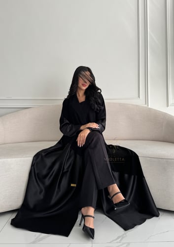 عباية سوداء بياقة رسمية كلوش 6168