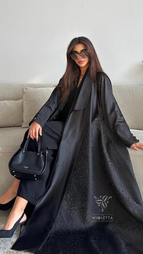 بكج عباية سوداء بليزر تربل كلوش بقماش الجاكار و فس...