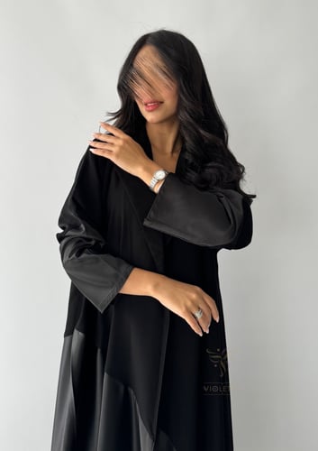 بكج عباية سوداء بياقة رسمية كلوش و فستان تحت العبا...