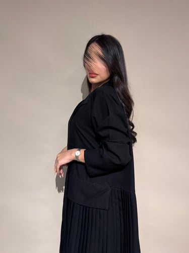 عباية رسميّة بكسرات وحزام خارجي Z6083