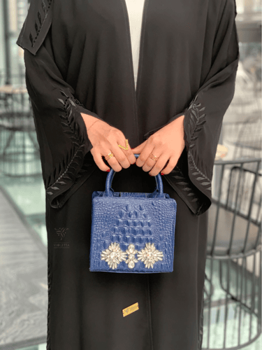 عباية سوداء بقماش ألف ليلة وليلة بقصة كم مميزة -Z1...