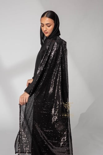 عباية سوداء مزينة بالترتر z6037