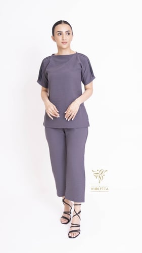 مجموعة من اطقم تحت العباية 7049