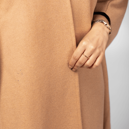 عباية باللون الجملي شتوية بقصة البشت Z6088