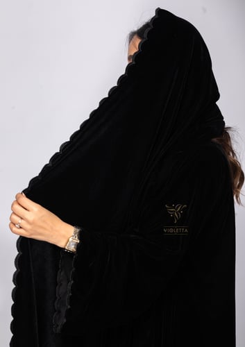 عباية سوداء ربع كلوش شتوية مخمل بتطريز مميز - 6154