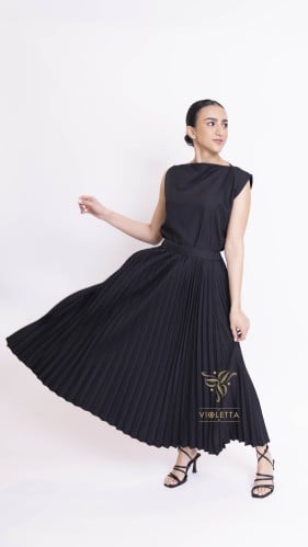 طقم التنورة قطعتين اسود تحت العباية Z9020