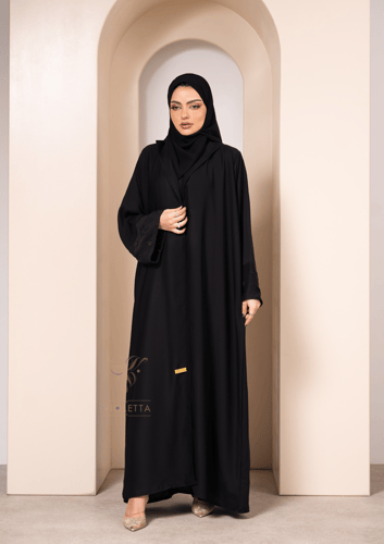 عباية عملية مريحة بتطريز اسود Z6140