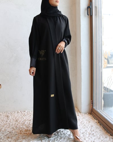 عباية سوداء يومية بأكمام تفتة خفيفة z6038
