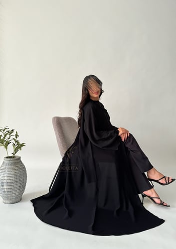 عباية ربع كلوش سوداء بتطريز ورد أسود 6163