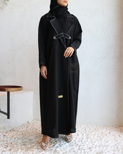 عباية رسمية سوداء بتطريز أبيض Z6029