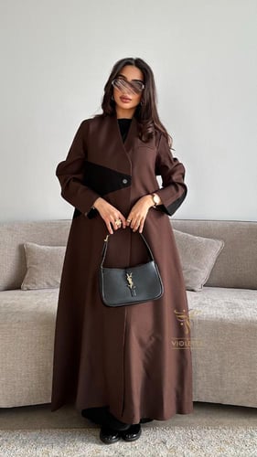 عباية سوداء بتداخل اللون البني في الأمام- 6196