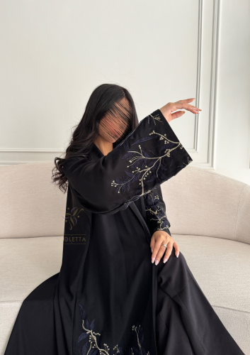 عباية سوداء بقماش بلاك بيري مطرزة -Z6136