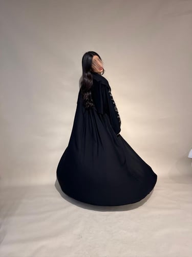 عباية رسمية عملية بتطريز ذهبي Z6133