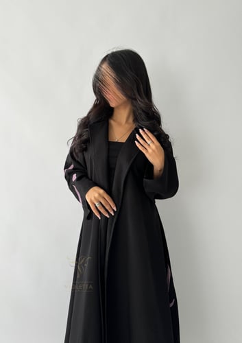 بكج عباية سوداء بقماش ليمار بتطريز زهري و فستان تح...