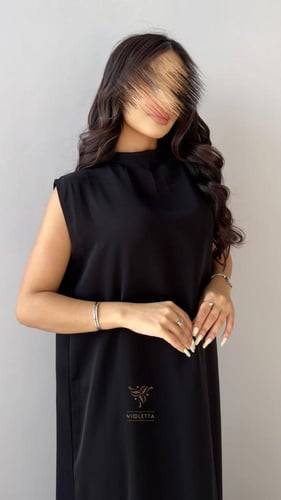 بكج عباية سوداء ربع كلوش بتداخل قماش المخمل و فستا...