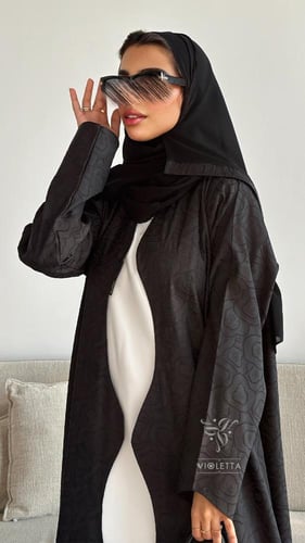 عباية سوداء ربع كلوش بقماش الجاكار بفستان متصل 617...