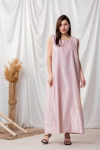 عباية وردية بفستان داخلي وأكمام مشكوكة Z6077