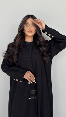 بكج عباية رسمية سوداء بأزارير ذهبية و طقم أسود تحت...