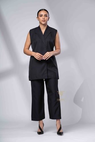 طقم قطعتين رسمي أسود تحت العبايةZ9024