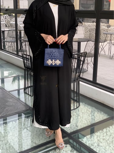 عباية سوداء بقماش ألف ليلة وليلة بقصة كم مميزة -Z1...