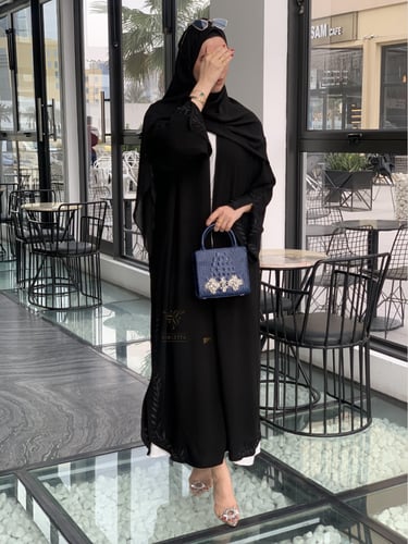 عباية سوداء بقماش ألف ليلة وليلة بقصة كم مميزة -Z1...