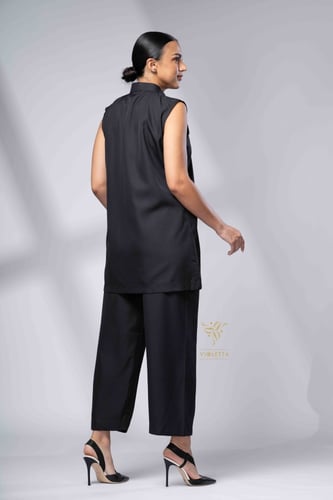 طقم قطعتين قميص وبنطال اسود تحت العبايةZ9021
