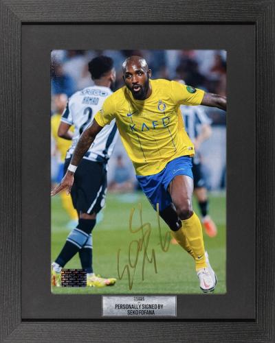 FRAMED SEKO FOFANA HAND SIGNED PHOTOGRAPH