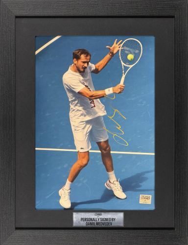 FRAMED DANIIL MEDVEDEV HAND SIGNED PHOTOGRAPH