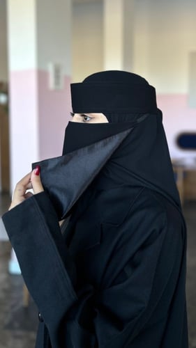 نقاب مبطن حرير +طرحه ربط +طرحه بندانه