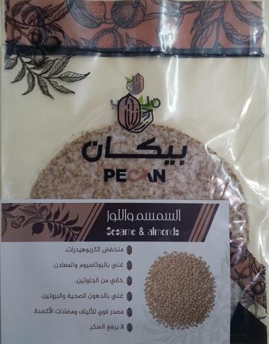 خبز السمسم واللوز