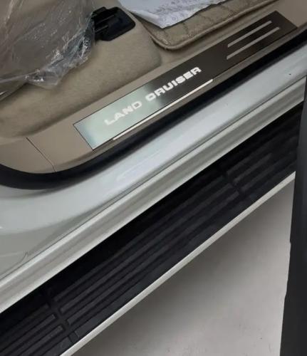 عتبات الابواب الاصلية لاندكروزر 22+