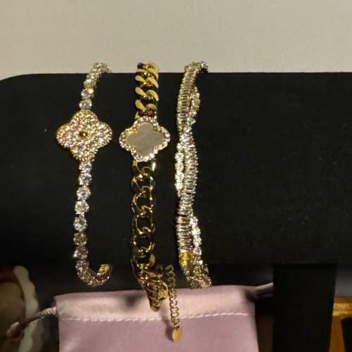 مجموعة اساور 001