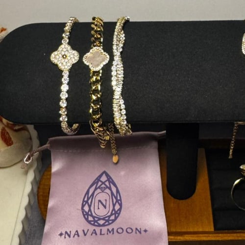 مجموعة اساور 001