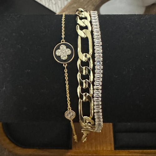 مجموعة أساور 044