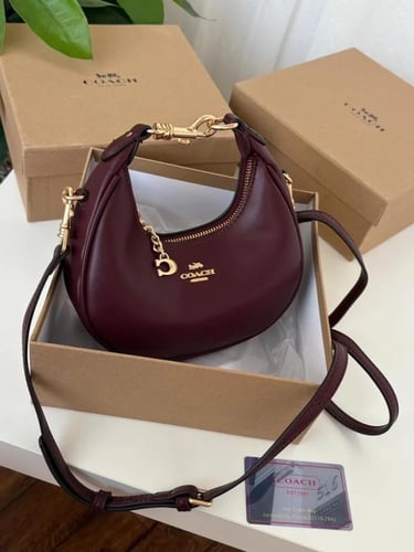 شنطه كوتش جوني