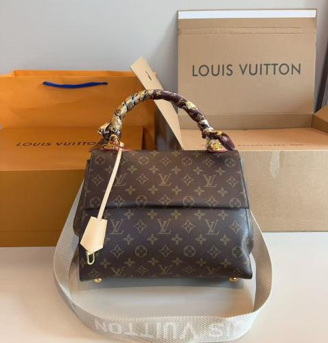 شنط lv