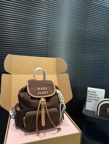 شنطه ميوميو miumiu