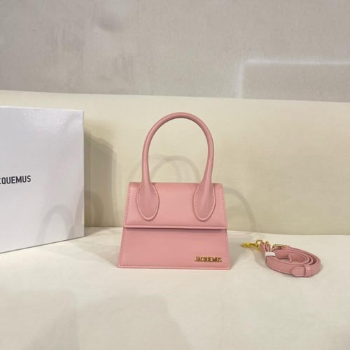 شنطة JACQUEMUS