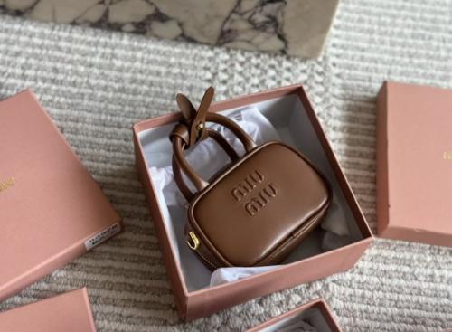 شنطة miumiu mini