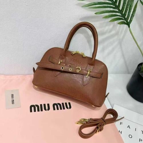 شنطة miumiu