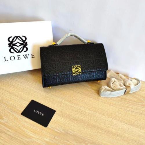 شنطة لويفي loewe