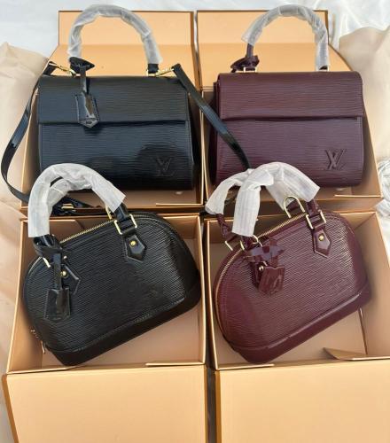 شنط lv