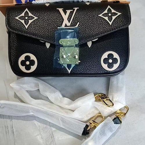شنطة LV