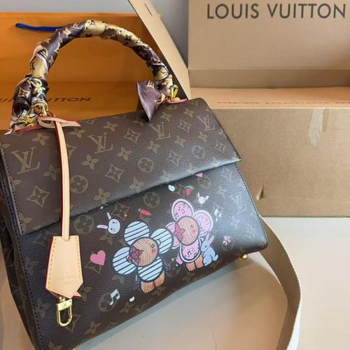 شنط lv