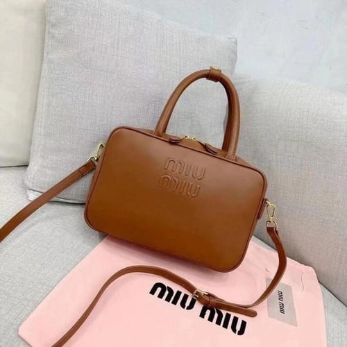 شنطه miumiu