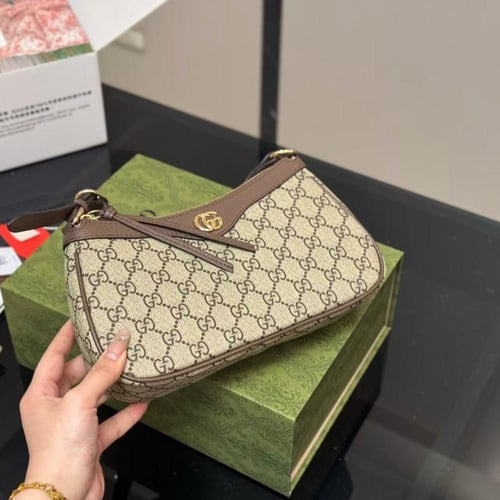 حقيبه قوتشي