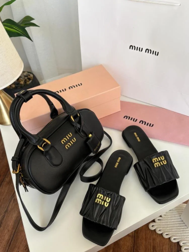 شنطة+سليبر miumiu