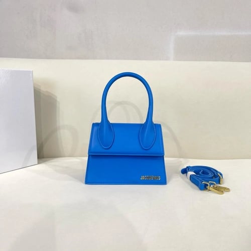 شنطة JACQUEMUS